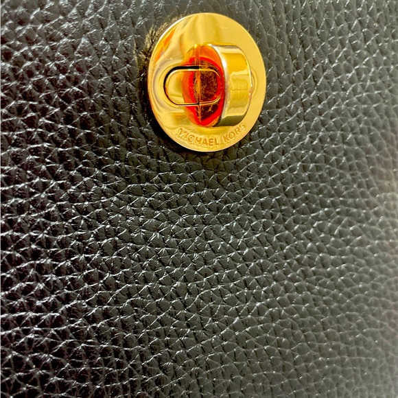 Michael Kors Sullivan Studded Crossbody Messenger Black EEUC - Picture 2 of 4